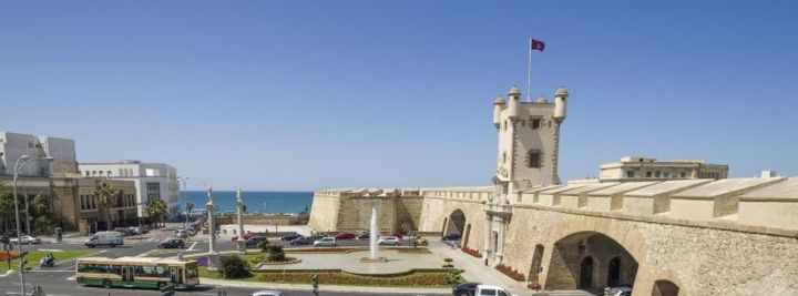 puerta-tierra-cadiz_ediima20150218_0803_3